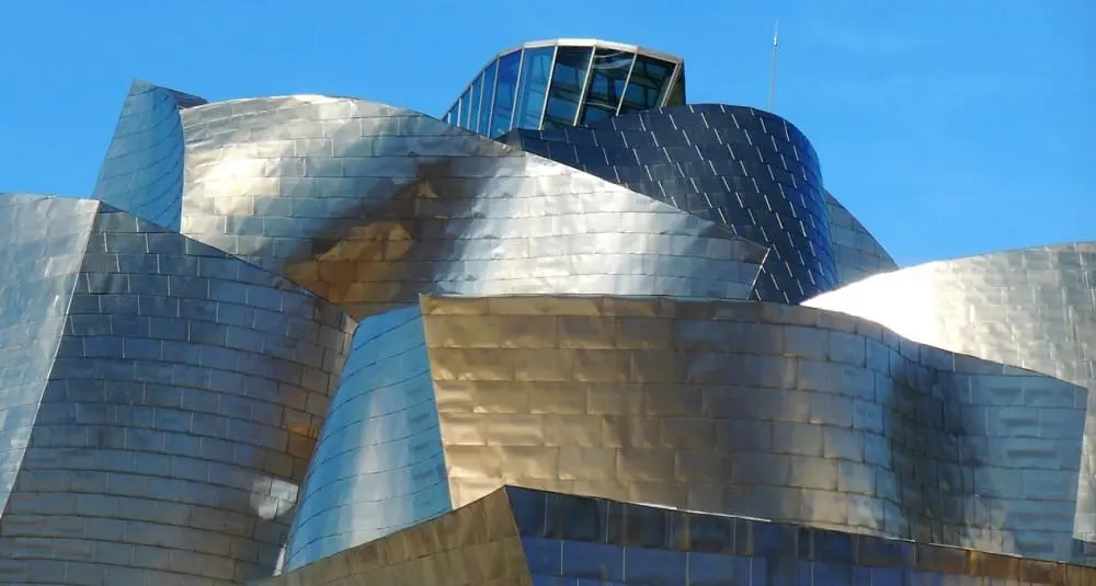 Qui est l'architecte du Musée Guggenheim de Bilbao ?